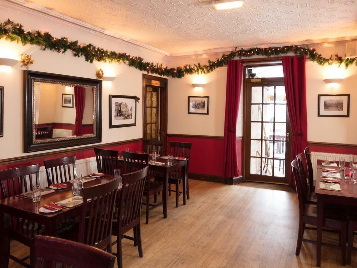 The Gordon Arms Hotel West Linton Екстериор снимка