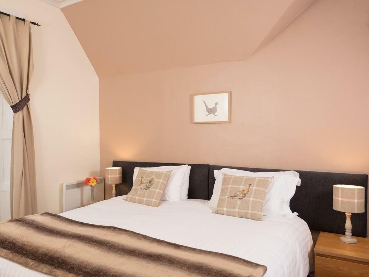 The Gordon Arms Hotel West Linton Екстериор снимка