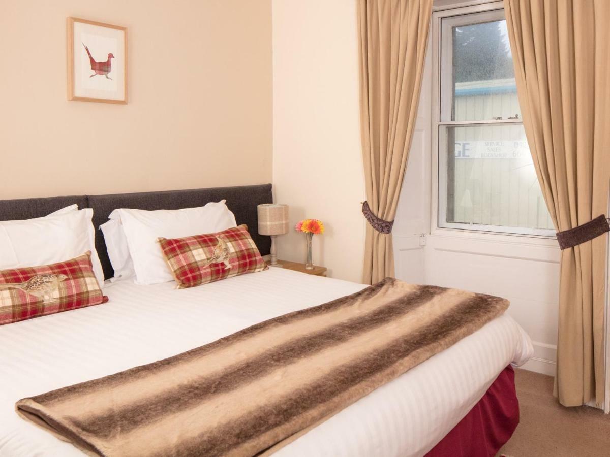 The Gordon Arms Hotel West Linton Екстериор снимка